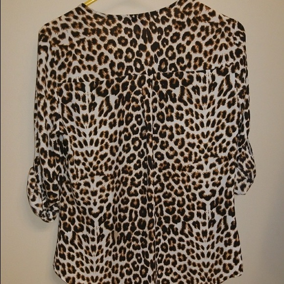 Express button front leopard blouse - Picture 3 of 8